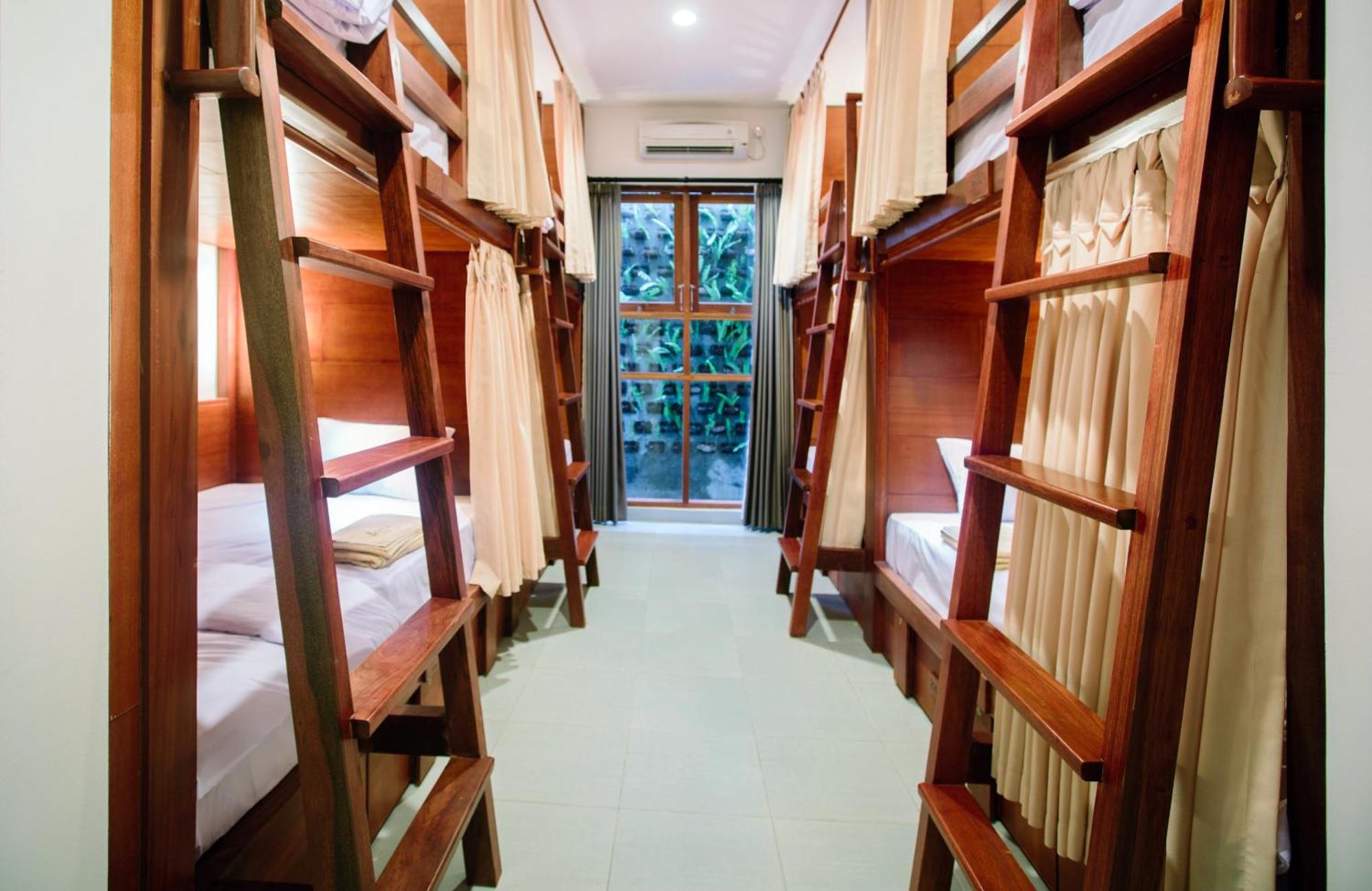 Pudak Sari Unizou Hostel *